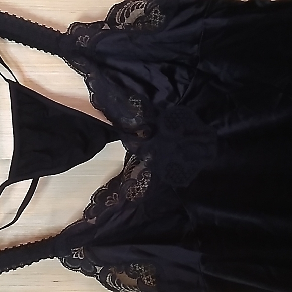 Black 100% polyester size XXL Bra Size 38 pit to pit 18 inches length 41 inches - Picture 2 of 7